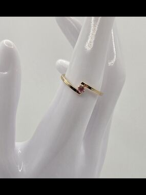 Vintage Avon Gold Tone Pink Solitaire Ring – Minimalist Statement
